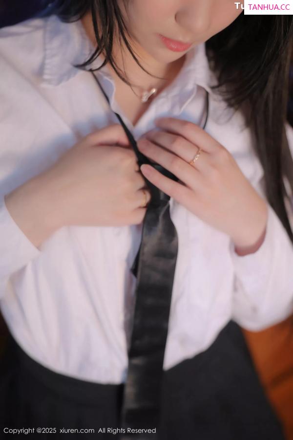   [XiuRen]高清写真图 2025.05.28 No.10335 软情 白色衬衫第6张图片